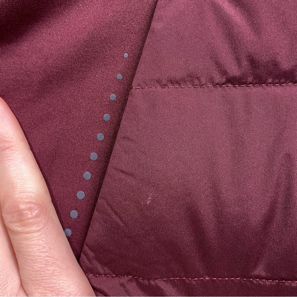Lululemon Size 18 Down For It All Vest
Cassis - Picture 14 of 15